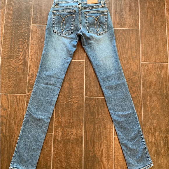 Nine Planet Light Wash Skinny USA 31” long - Picture 3 of 8